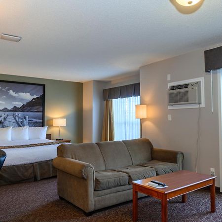 Super 8 By Wyndham Cochrane Hotel Exterior foto